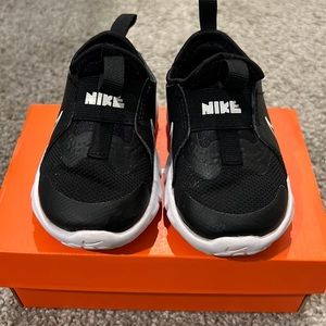 Nike Toddler Flex runner